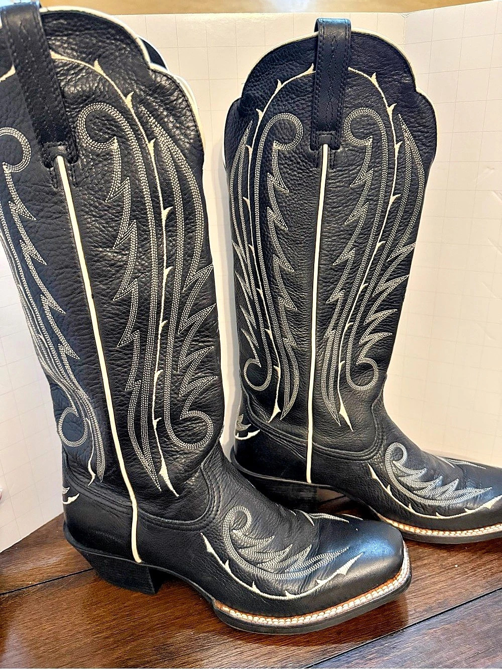 Women’s Ariat Heritage Western R Toe Black Embroidered Boots US 9 B